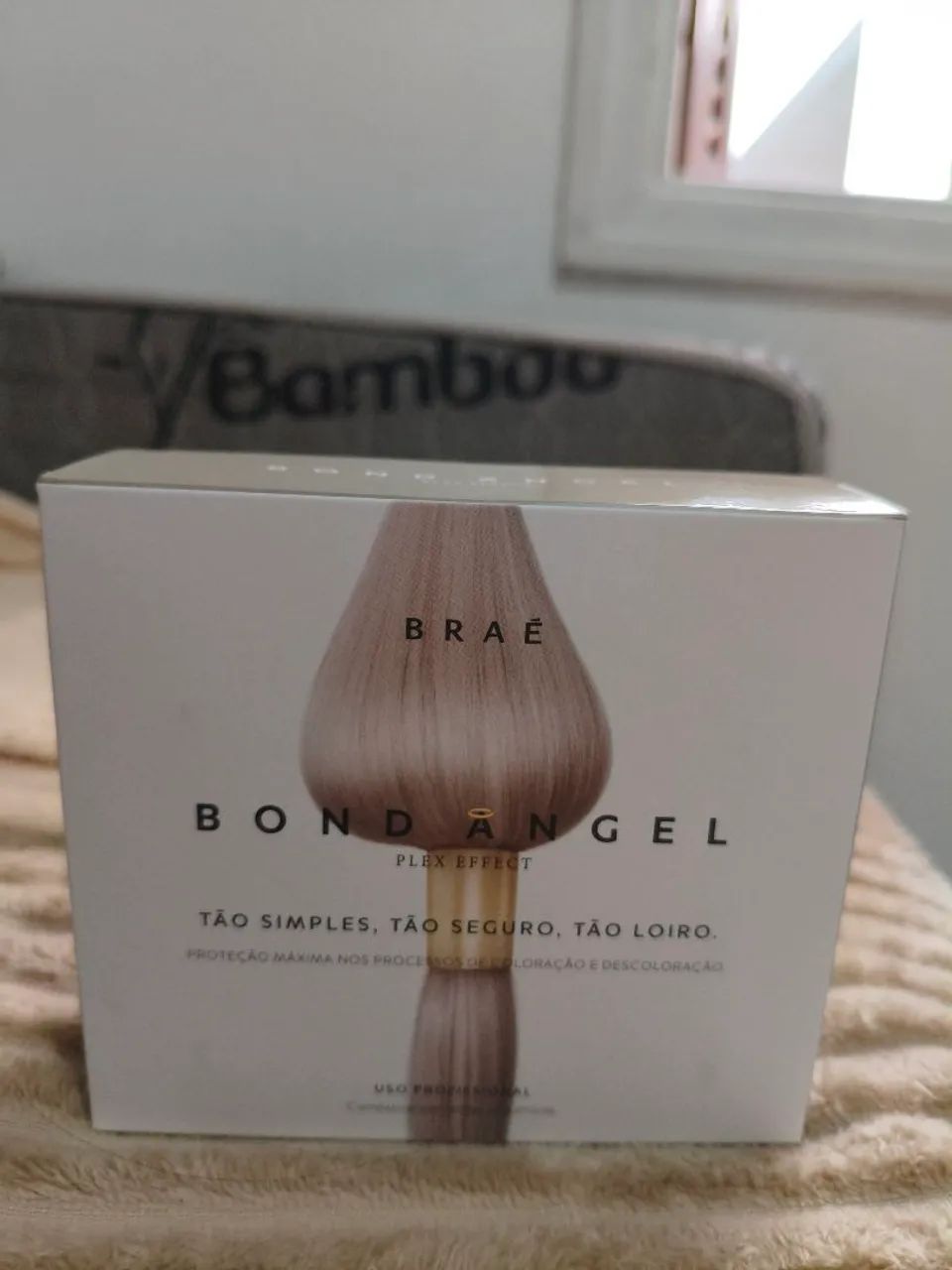 Kit Bond Angel, Braé