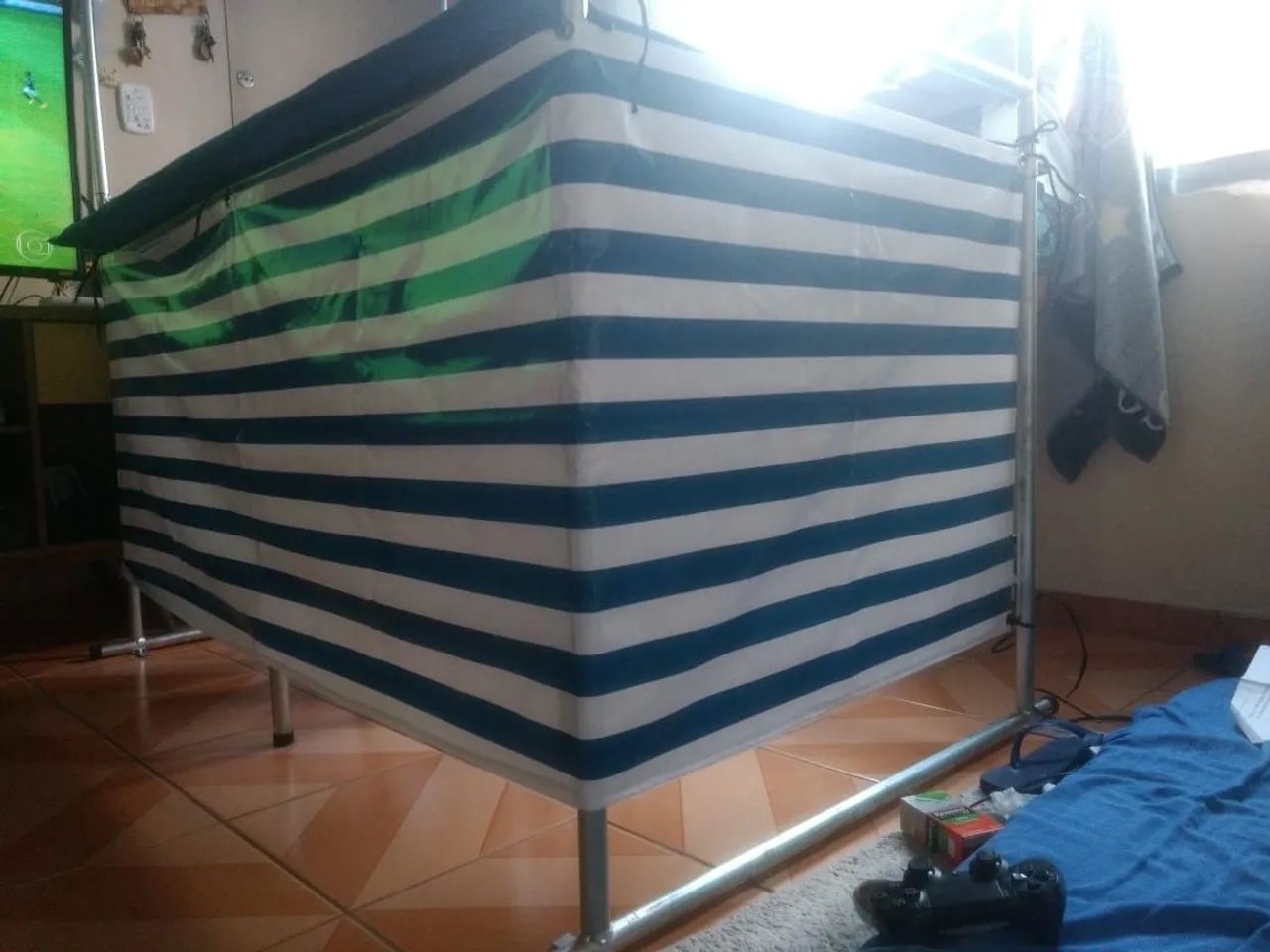 Barraca de feira livre, com acessório para chuva - Foto 2