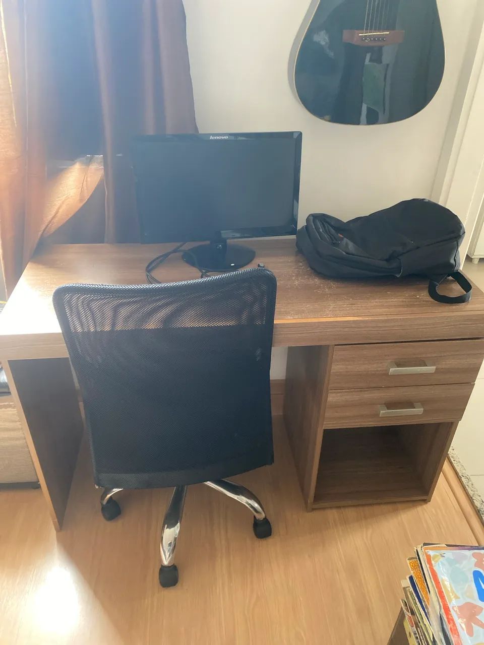 Mesa de Escritório com 2 gavetas e cadeira sem braço. Pode retirar. - Foto 2