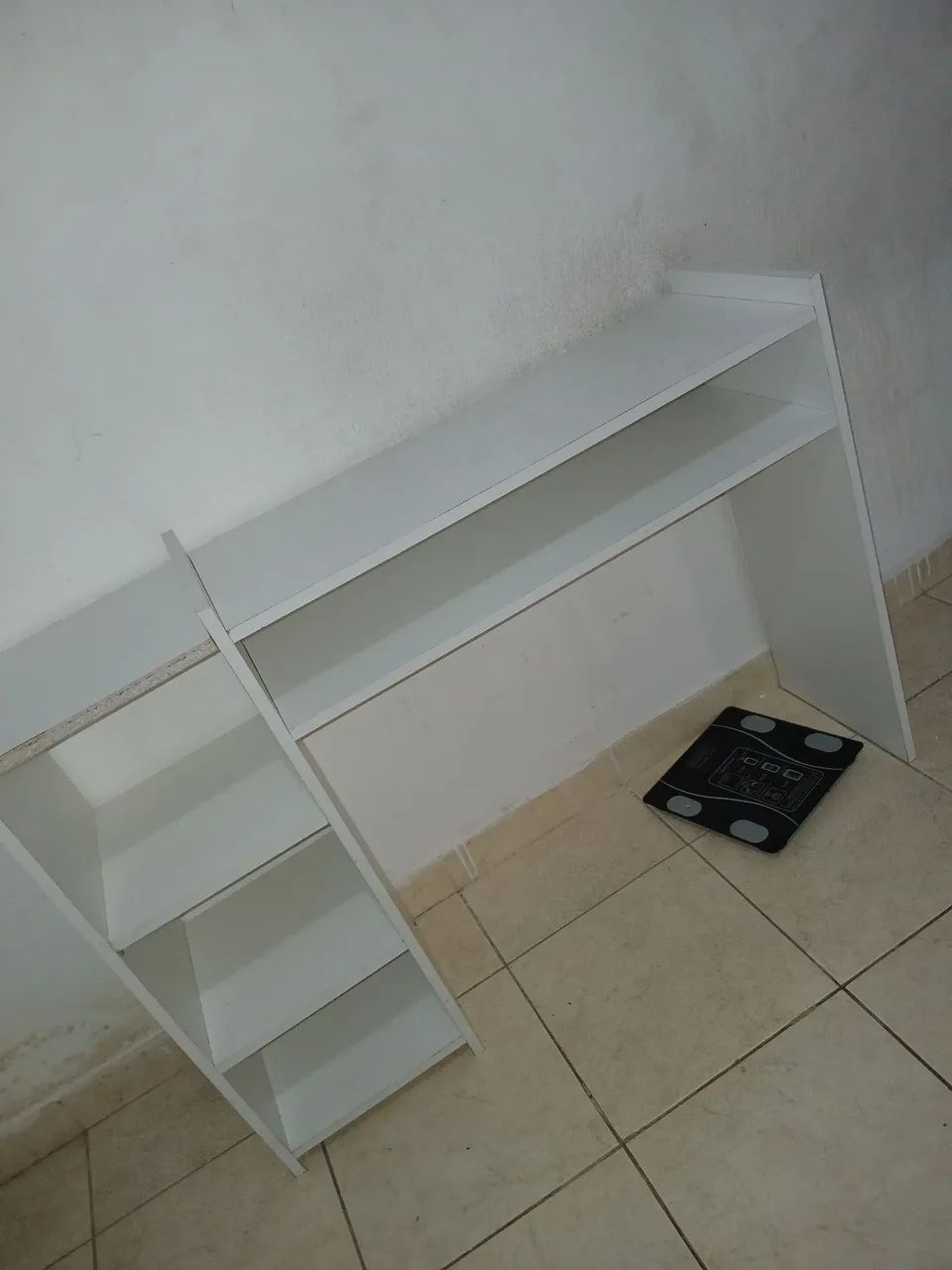 Penteadeira ou mesa para unha 