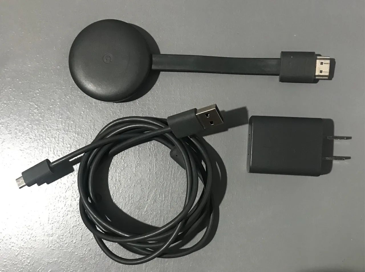 Google Chromecast Original Aparelho de Streaming Full HD, transforme a tv em smart - Foto 2