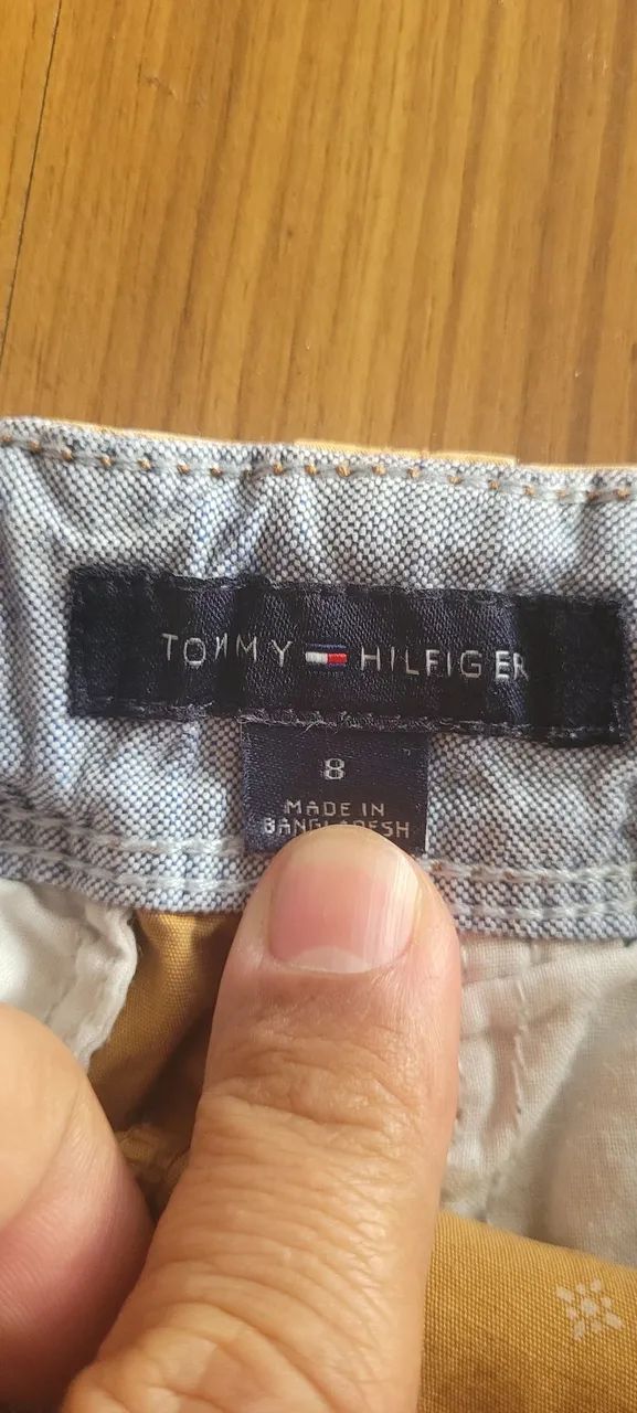 Bermuda Tommy Hilfiger Dourada - Foto 3