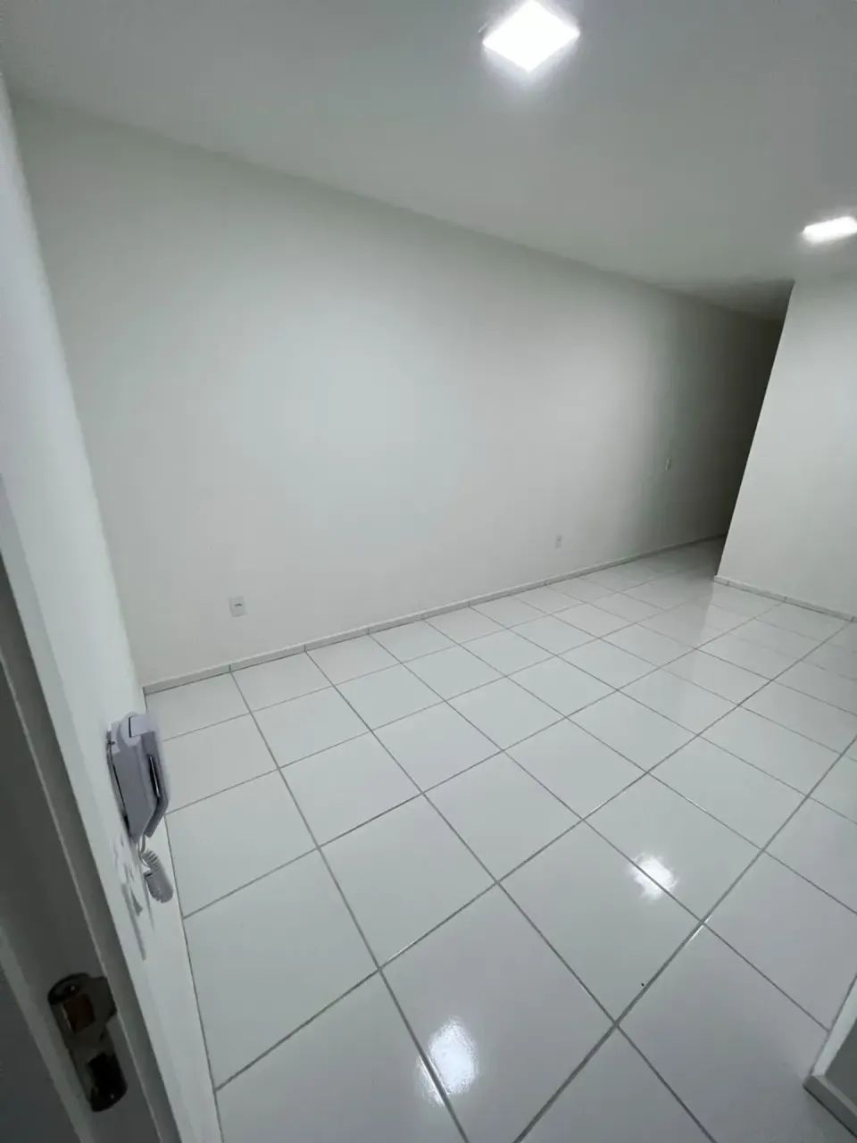 ALUGUEL- APARTAMENTO COM 2 QUARTOS 3° ANDAR - Foto 2
