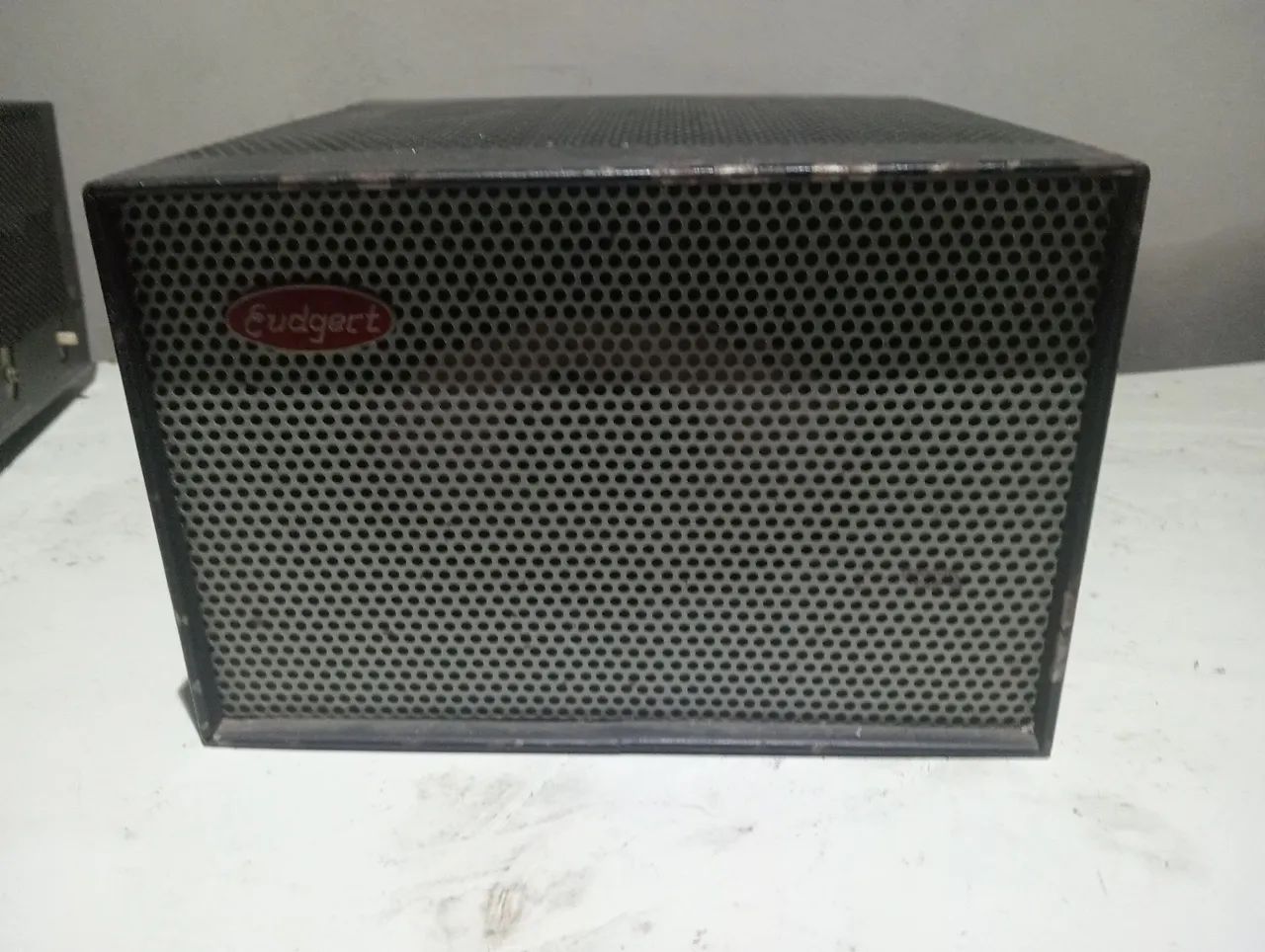 Caixa de som Eudgert 