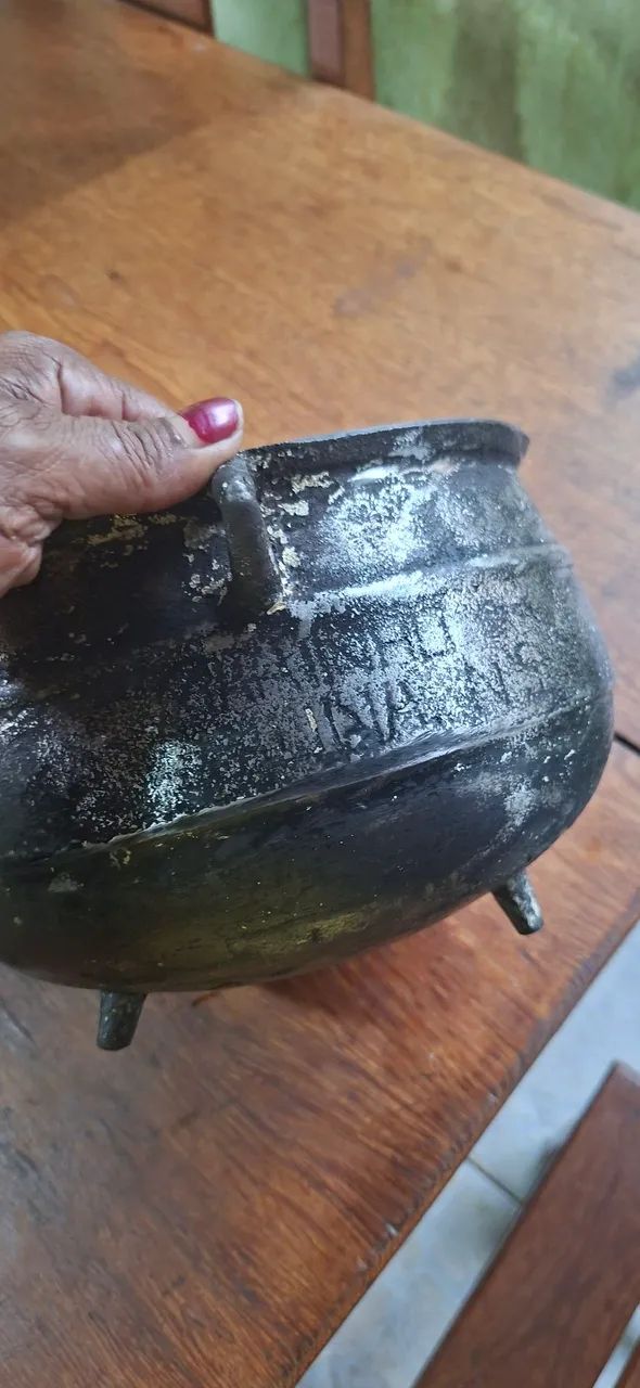 Relicário Caldeirão de ferro fundido perfeito