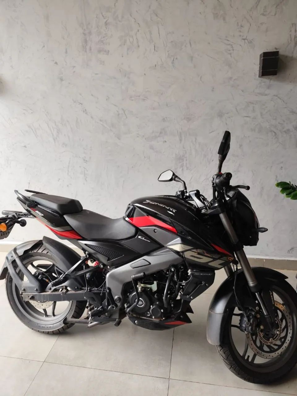 Bajaj Dominar 160