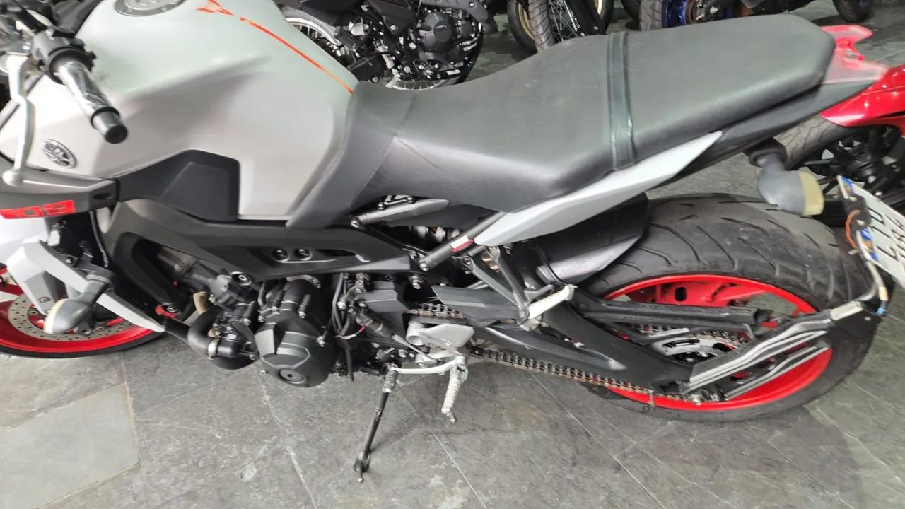 Yamaha MT-09 - Foto 3