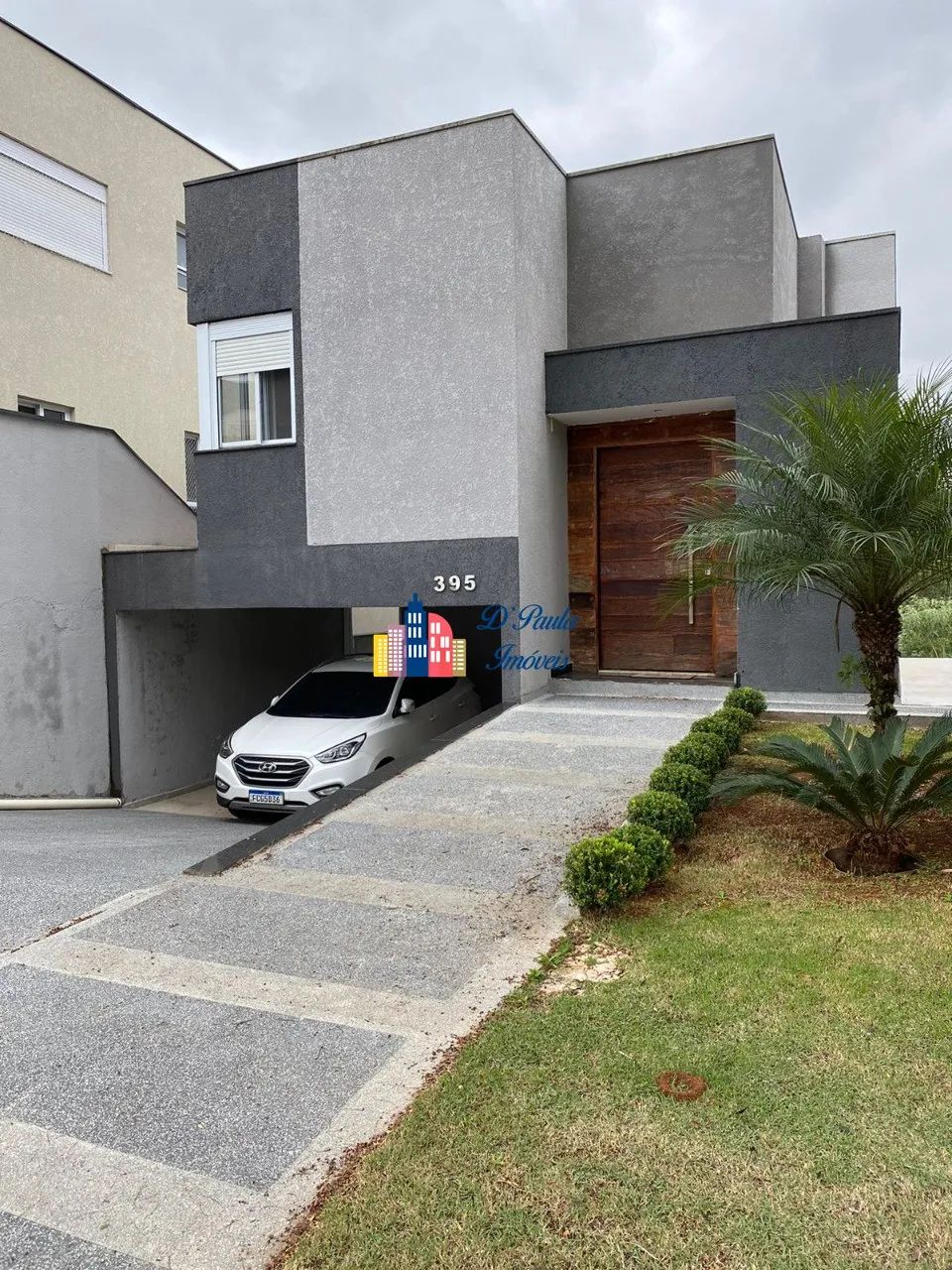 Casa em Condomínio com 4 Dormitórios sendo Todos suítes - 250m², À Venda - R$ 2.450.000,00