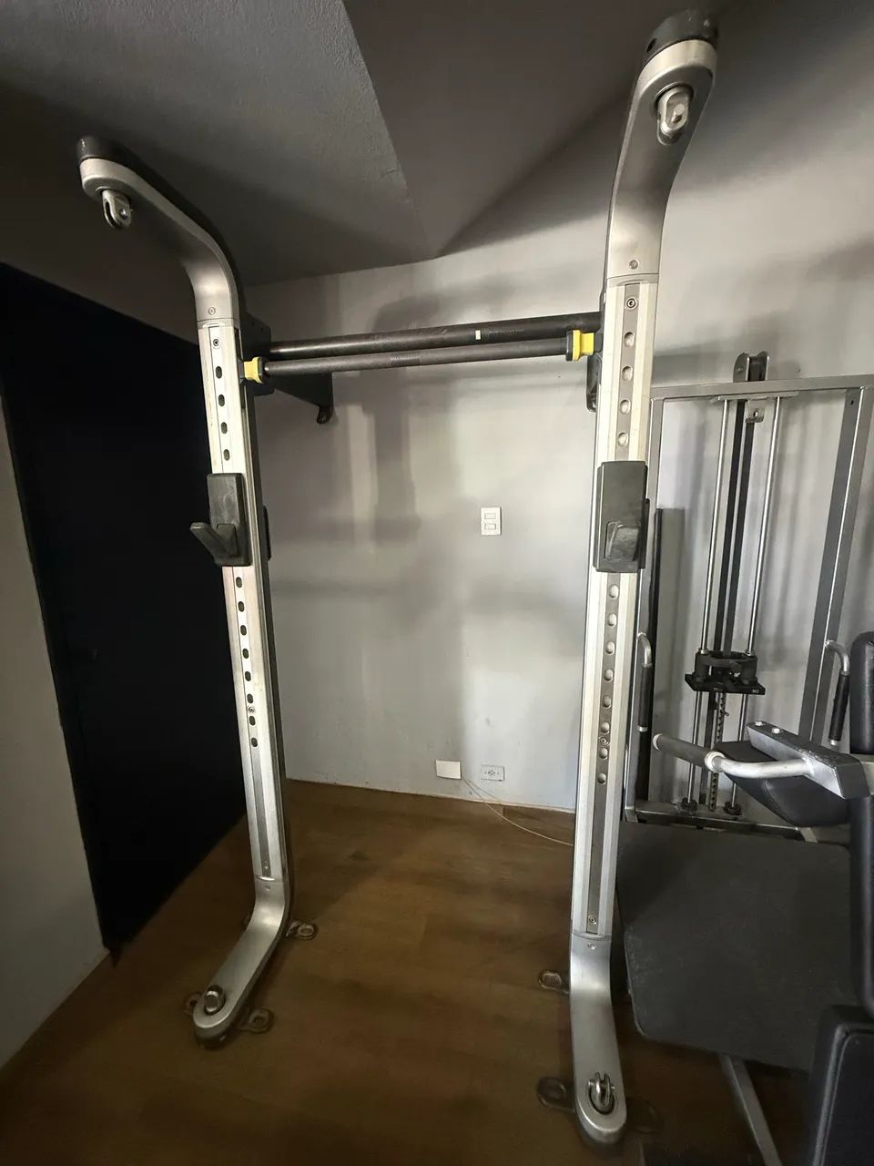 Technogym Omnia 3 - Rack de Agachamento e Treino Funcional Profissional - Foto 2