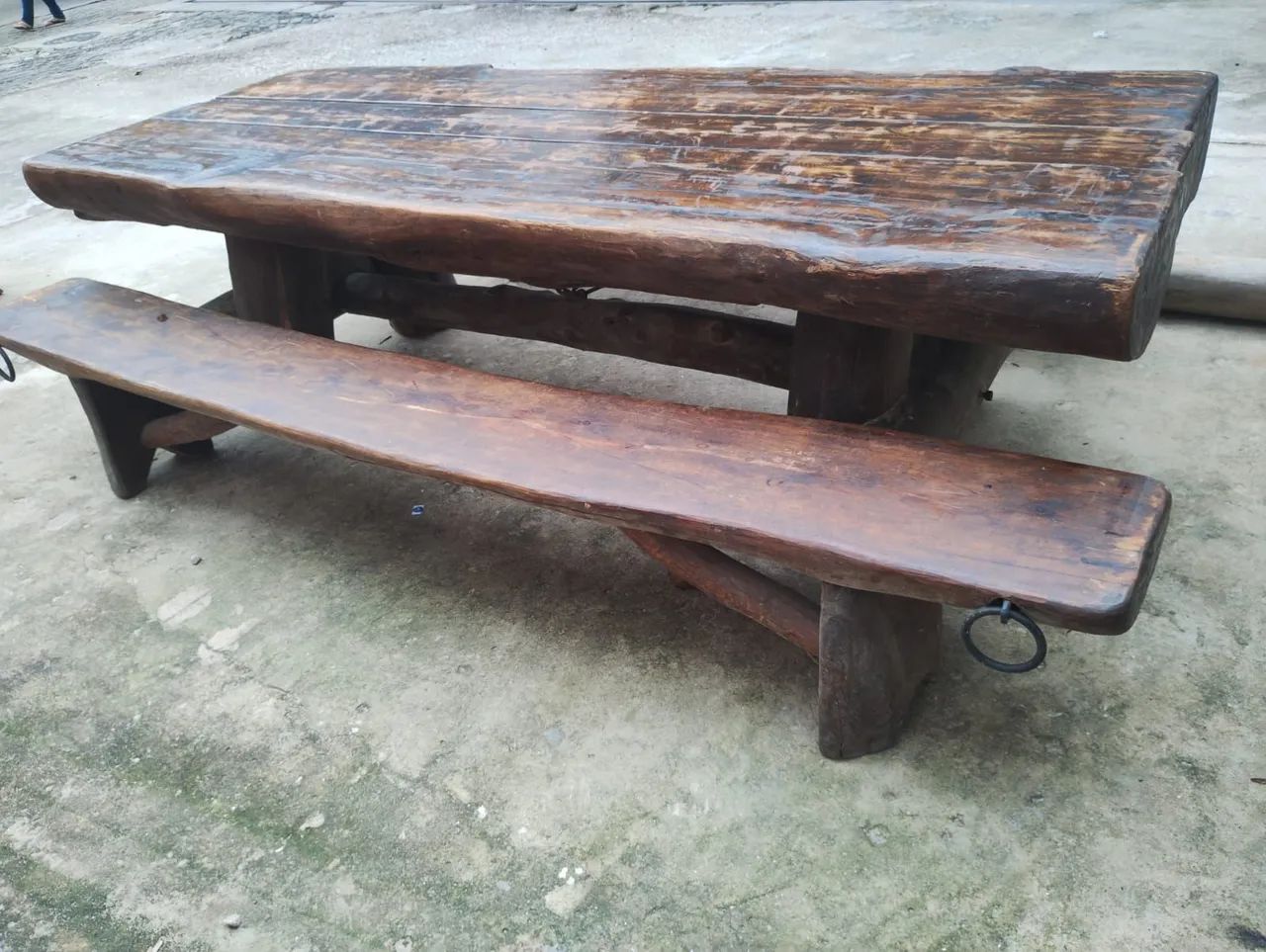 MESA RÚSTICA EM EUCALIPTO MACIÇO COM 2 BANCOS - Foto 5