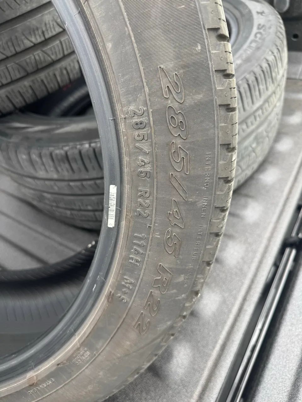 Pneu Pirelli 285/45 R22 - Foto 2