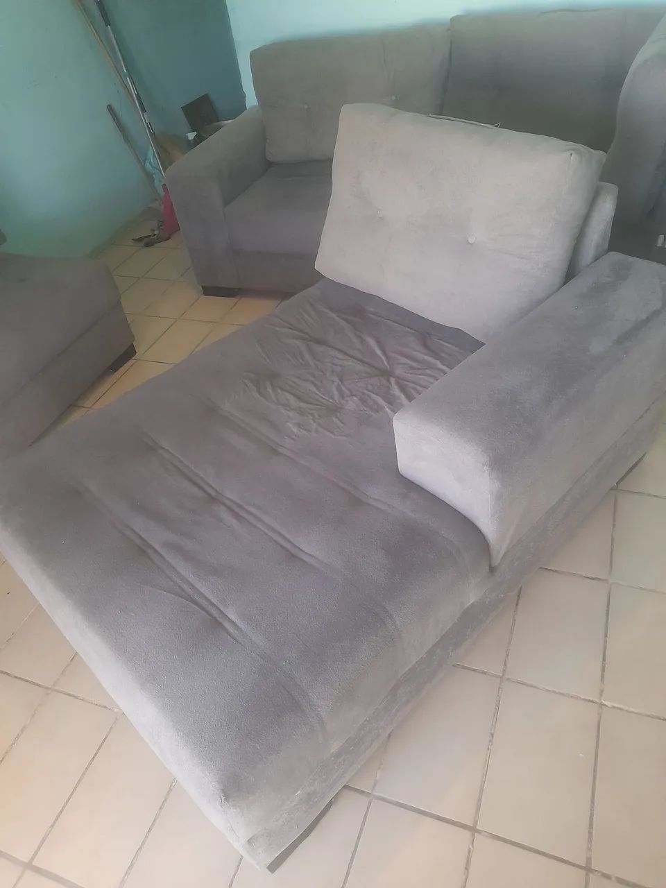Vendo encosto e braço de sofa em sede cinza, peça original em bom estado...  - Foto 3