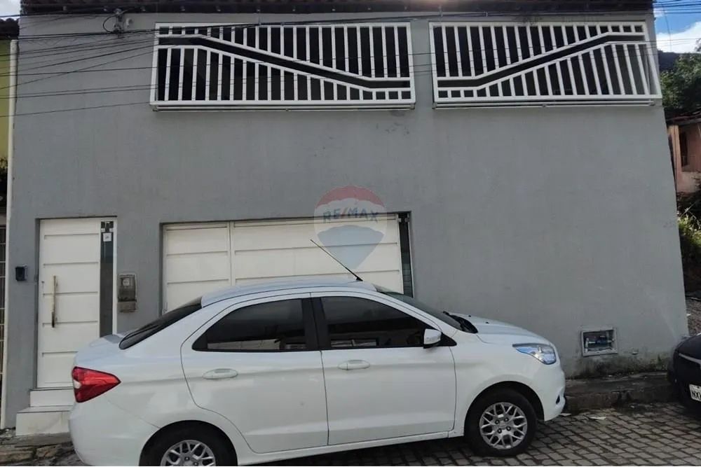 VENDE-SE CASA COM 3 QUARTOS E ESCRITÓRIO  CONFORTO E ESPAÇO!