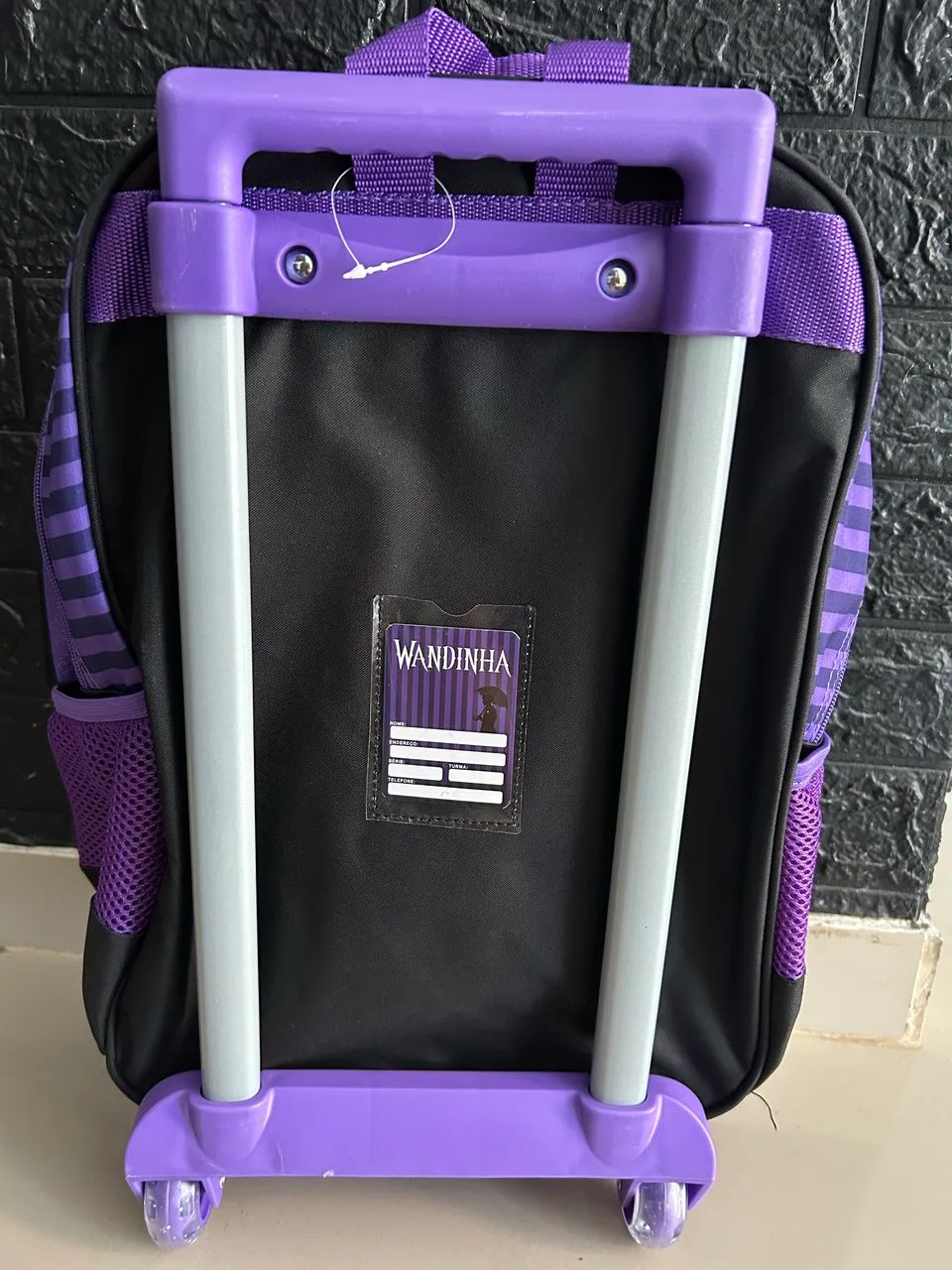 Mochila Wandinha  - Foto 3