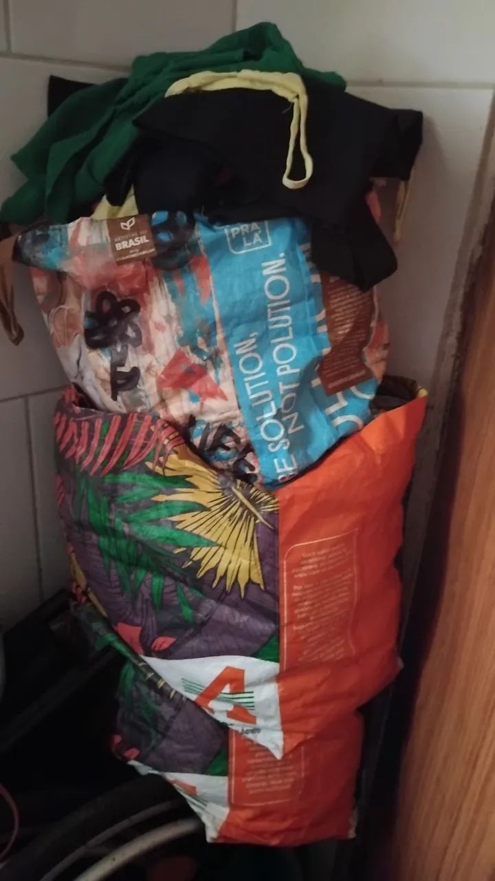 Lote de roupas para brechó  - Foto 2