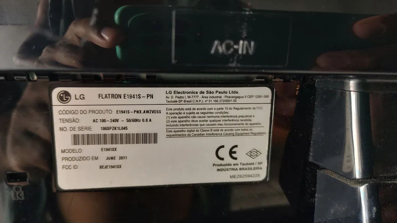 Monitor LG 19 polegadas com defeito. - Foto 4