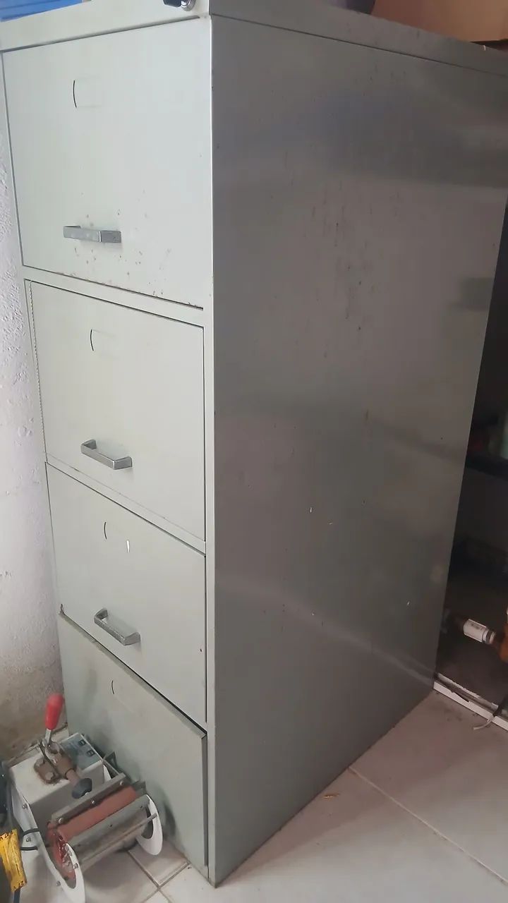 Arquivo de aço 4 gavetas
