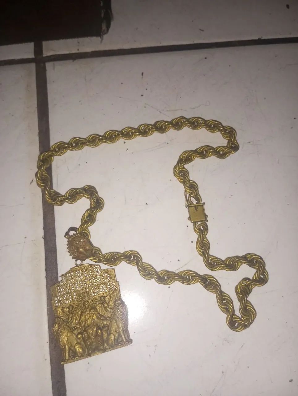 Cordão de Moeda Antiga  com pingente  - Foto 2