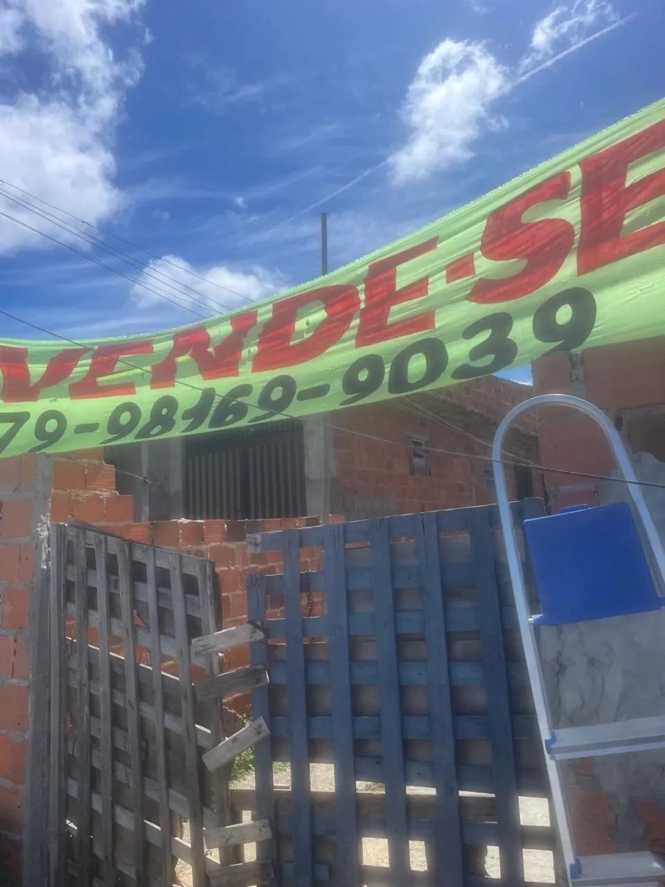 Vendo casa e terreno na frente R$120Mil