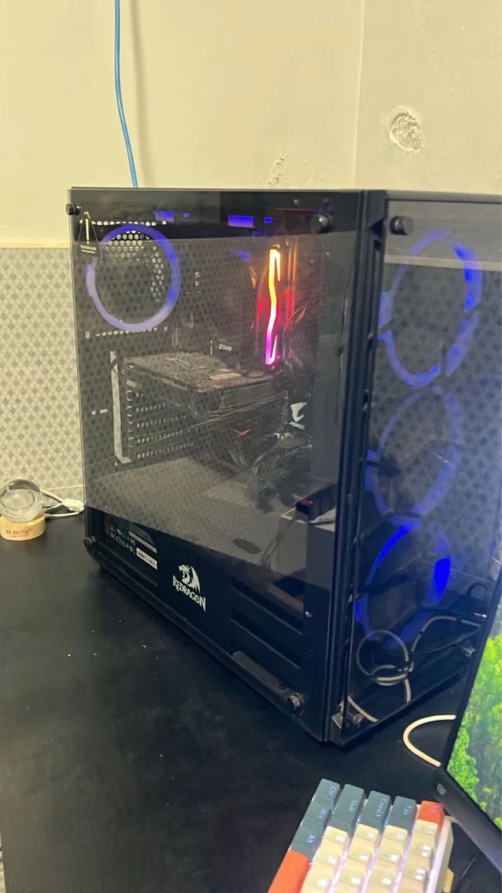 Gabinete gamer Redragon  - Foto 2