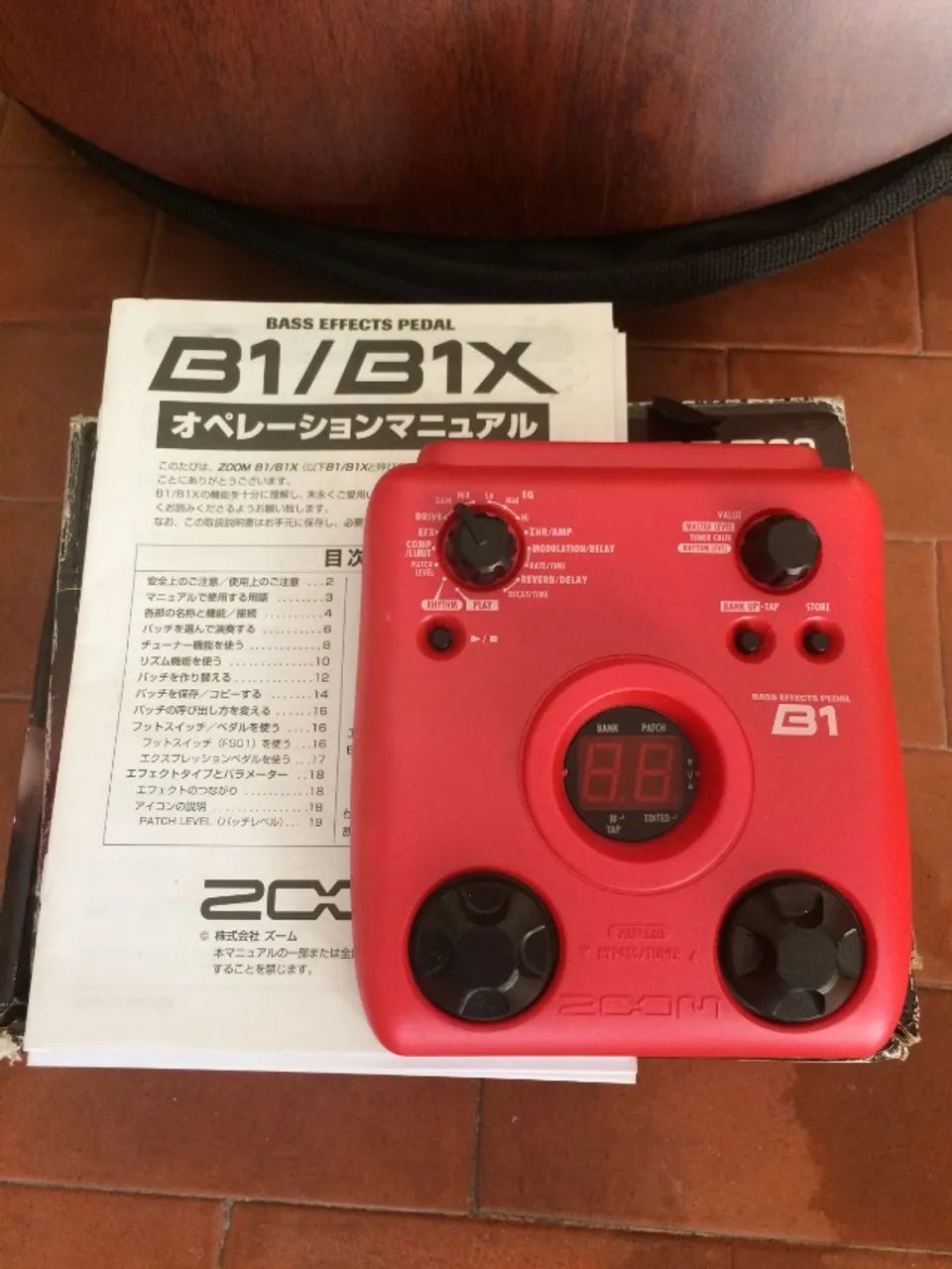 Pedal Zoom B1 para Baixo