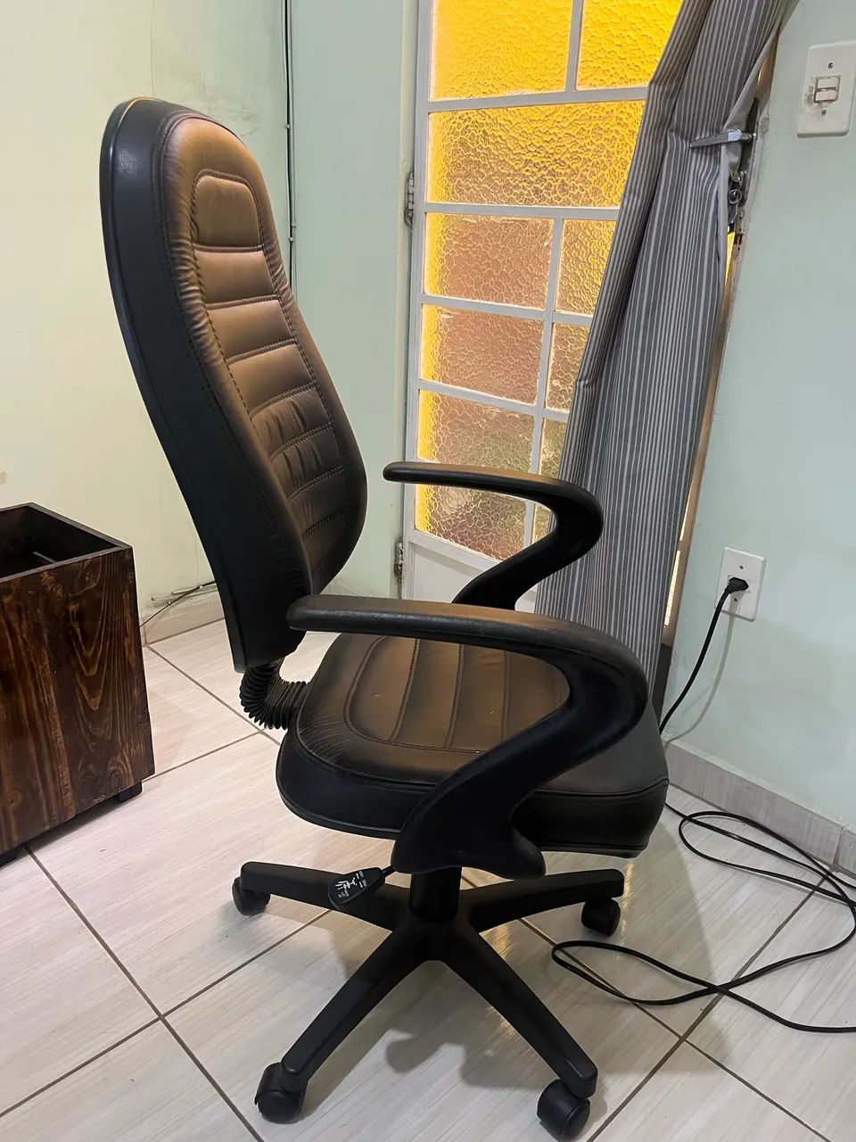 CADEIRA COURO  - Foto 2