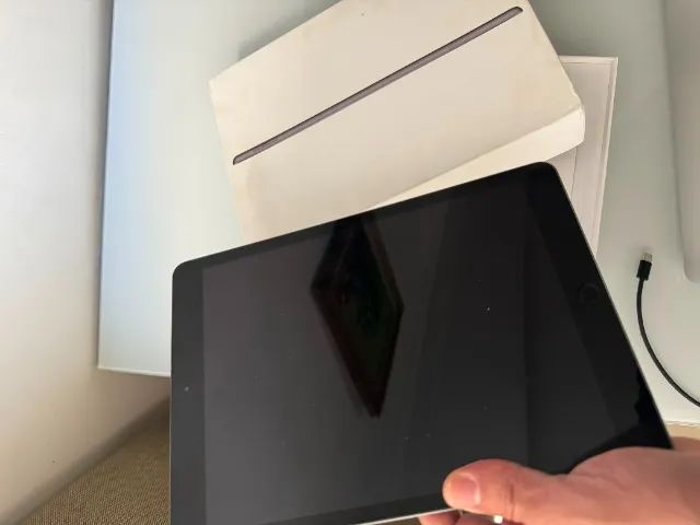 IPAD 7 - 32GB - WIFI - SEMI NOVO COM CAIXA  - Foto 5