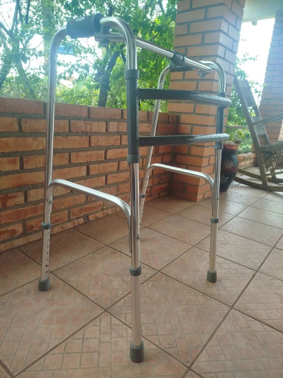 Andador para idosos e enfermos em perfeito estado. - Foto 3