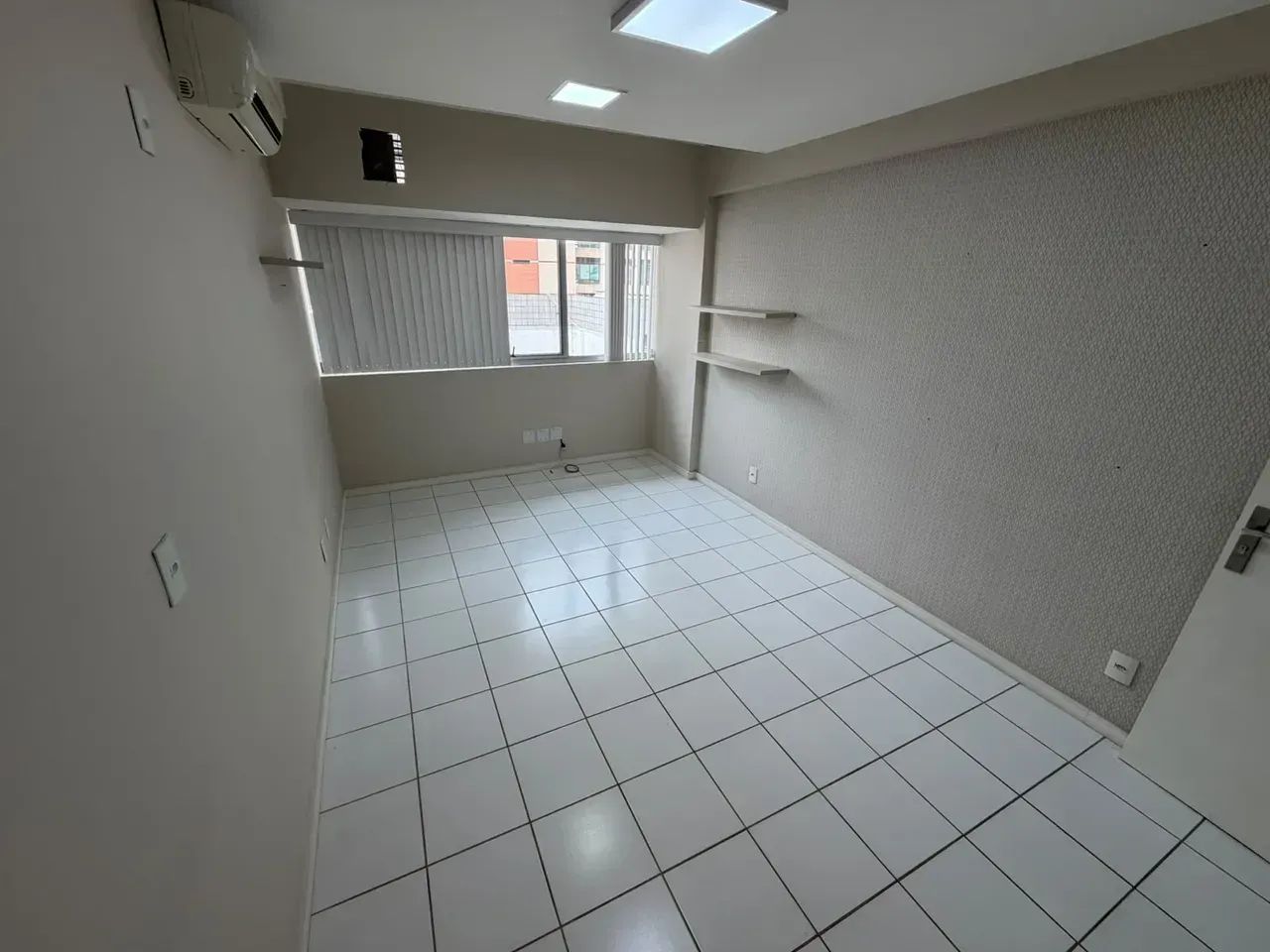 OPORTUNIDADE DE ALUGUEL SALA COMERCIAL PRAIA DO CANTO ! - Foto 2