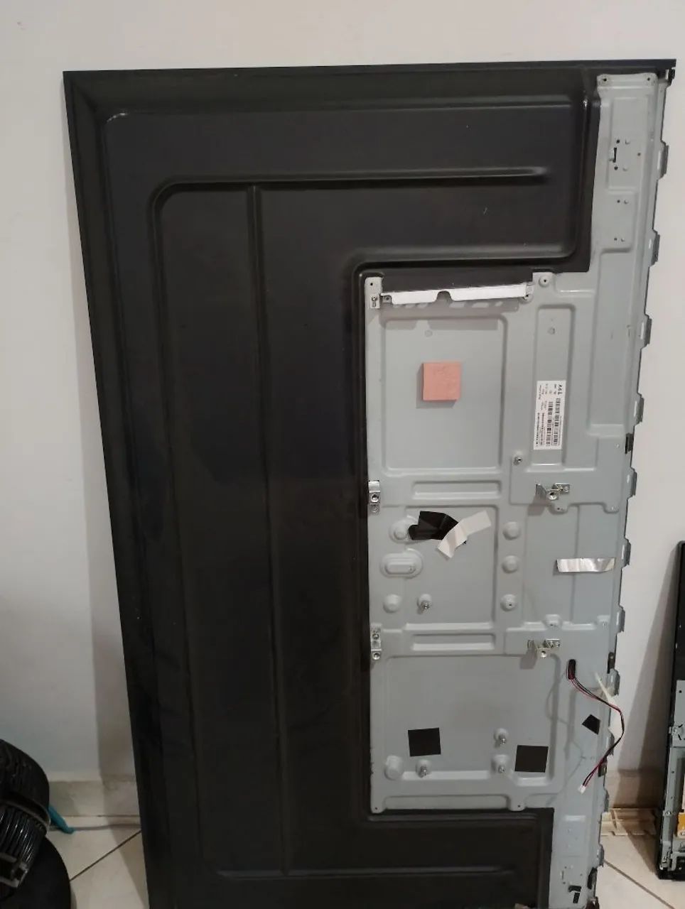Led em ótimo estado e vai com a parte de traz da tv  - Foto 2