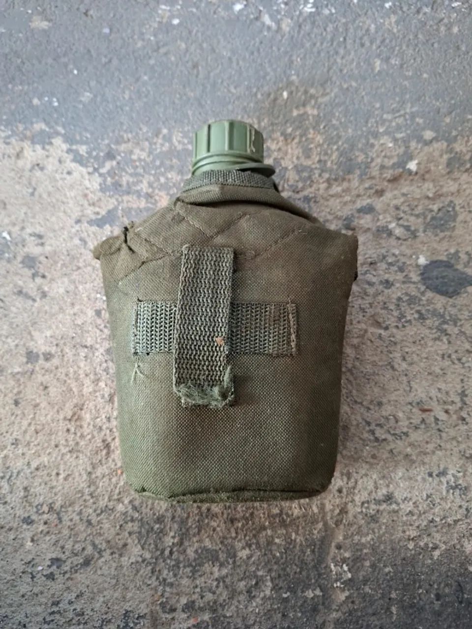 Cantil exército antigo com capinha 