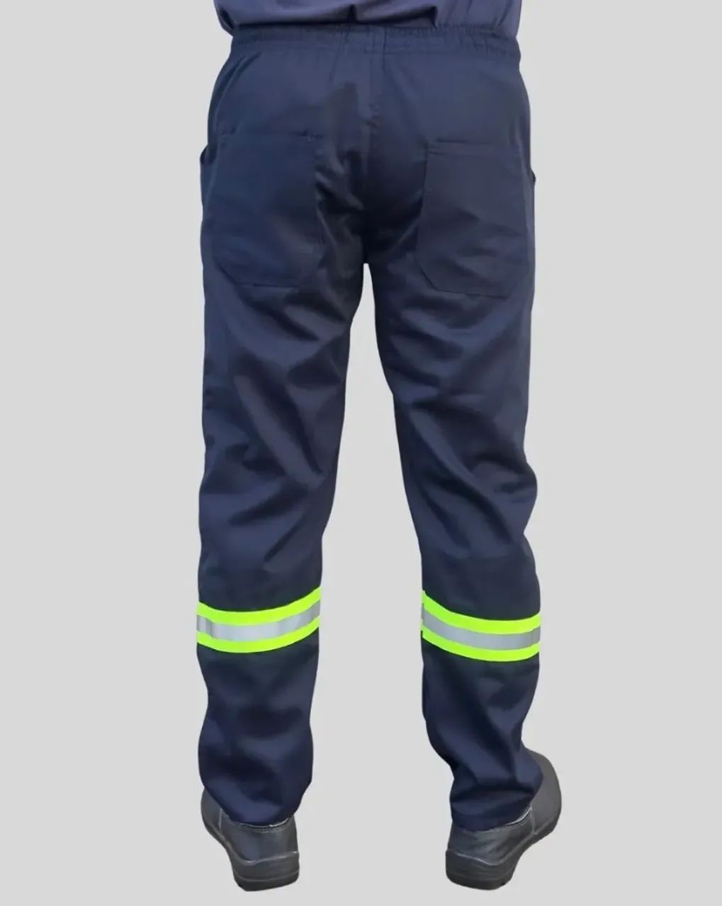 Calça uniforme brim com faixa refletiva