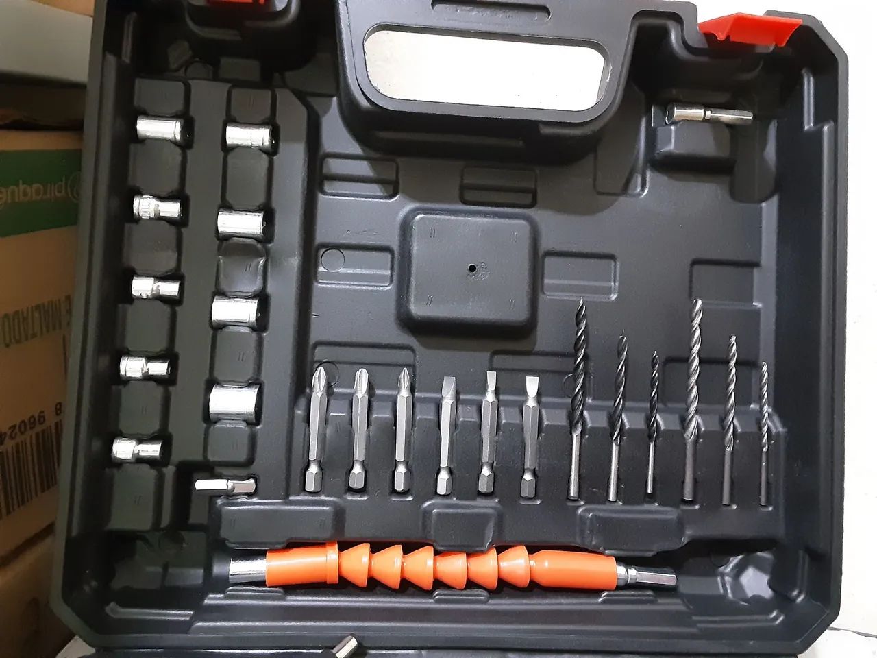 Parafusadeira com 2 baterias de lition de 48 volt - Foto 4