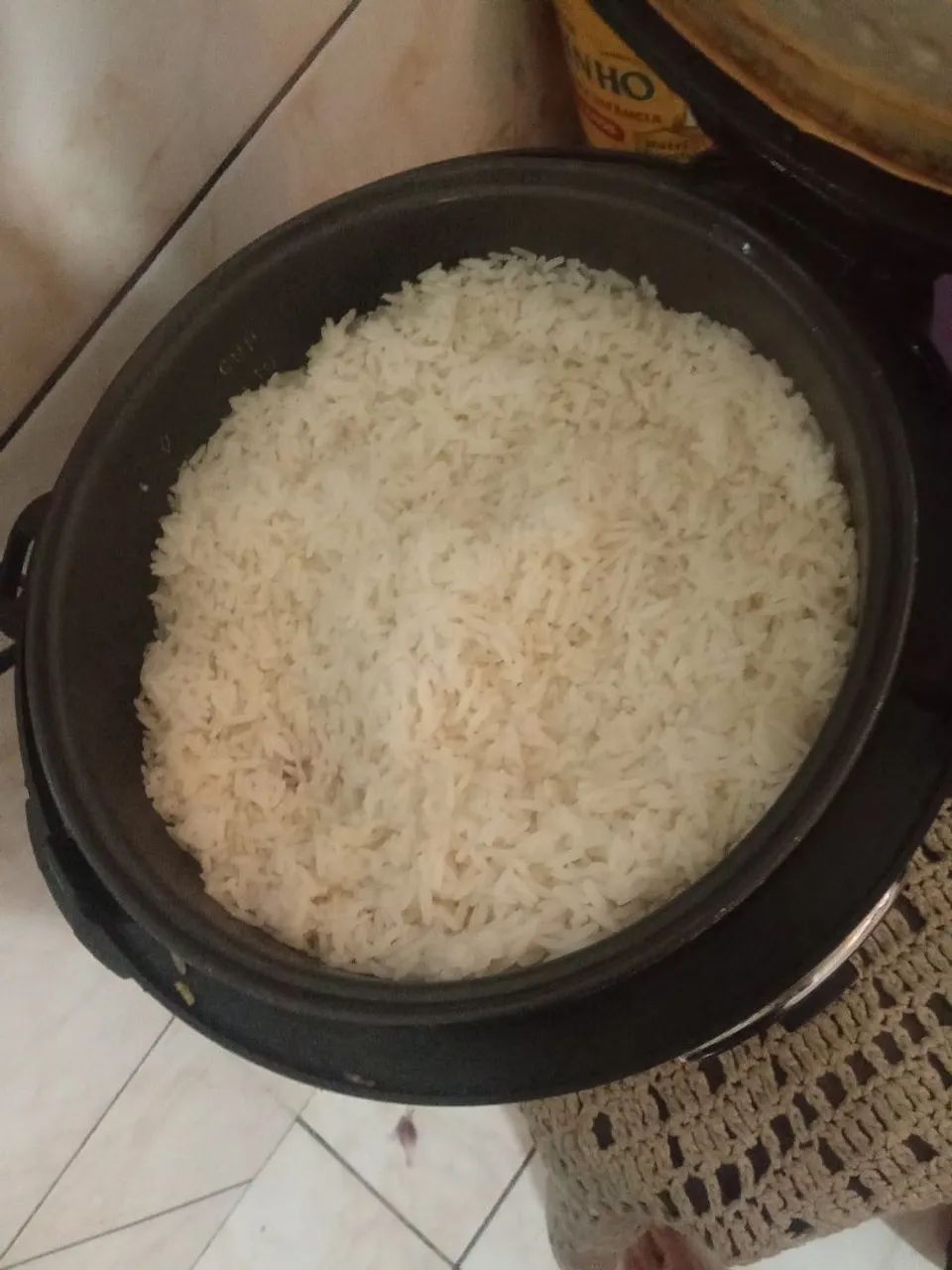 Vendo panela elétrica usada mas bem conservada funcionando perfeitamente com itens complet - Foto 3