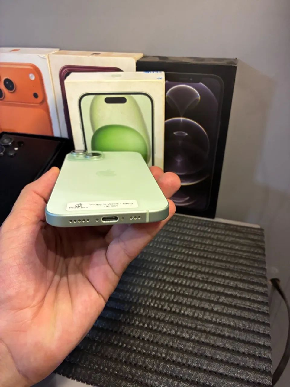 iPhone 15 - 128GB ( verde )  - Foto 4