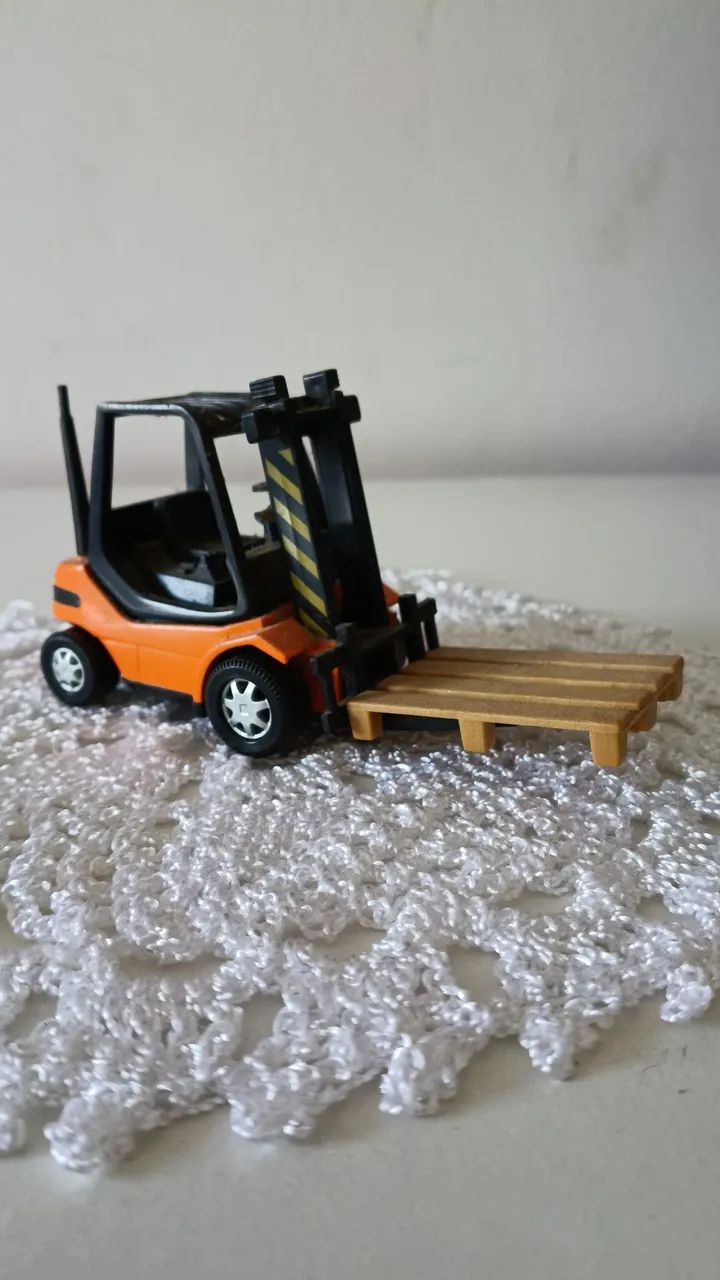 Miniatura de empilhadeira de coleção 