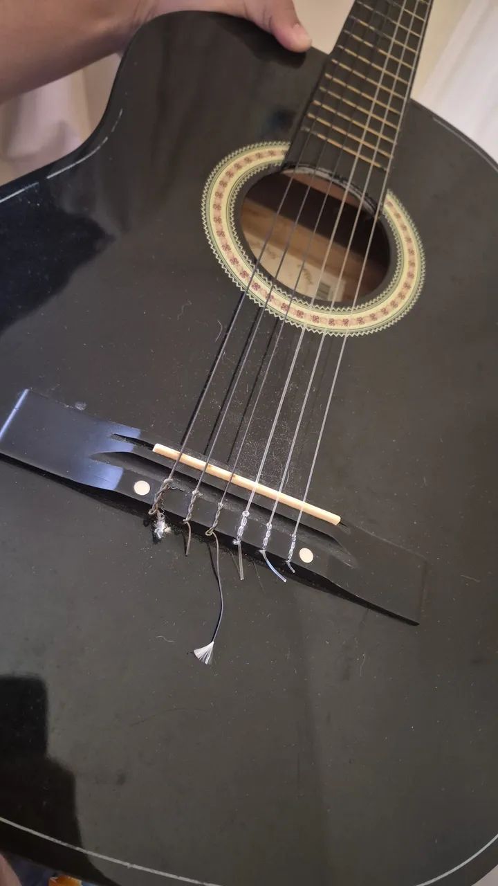 Ukulele e violão  - Foto 3