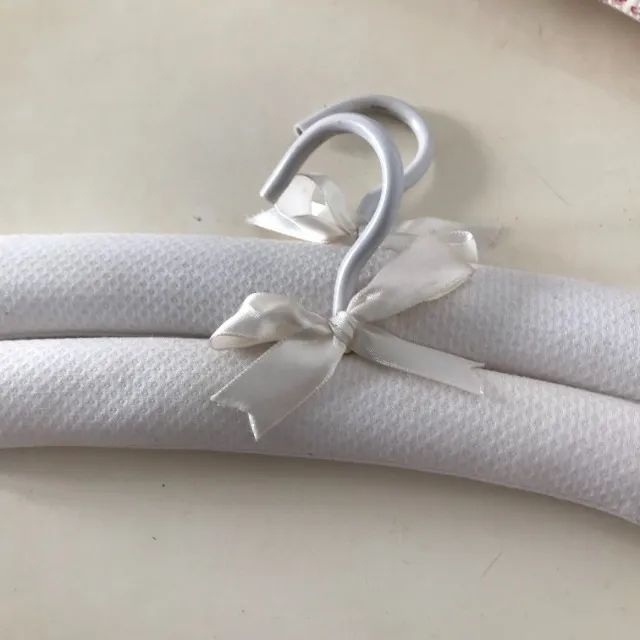 Kit 4 Cabides Acolchoados Em Tecido Para Bebês - Foto 4
