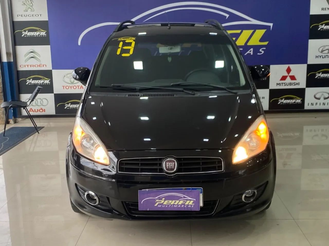 Fiat Idea ATTRACTIVE 1.4 8V FLEX 2013