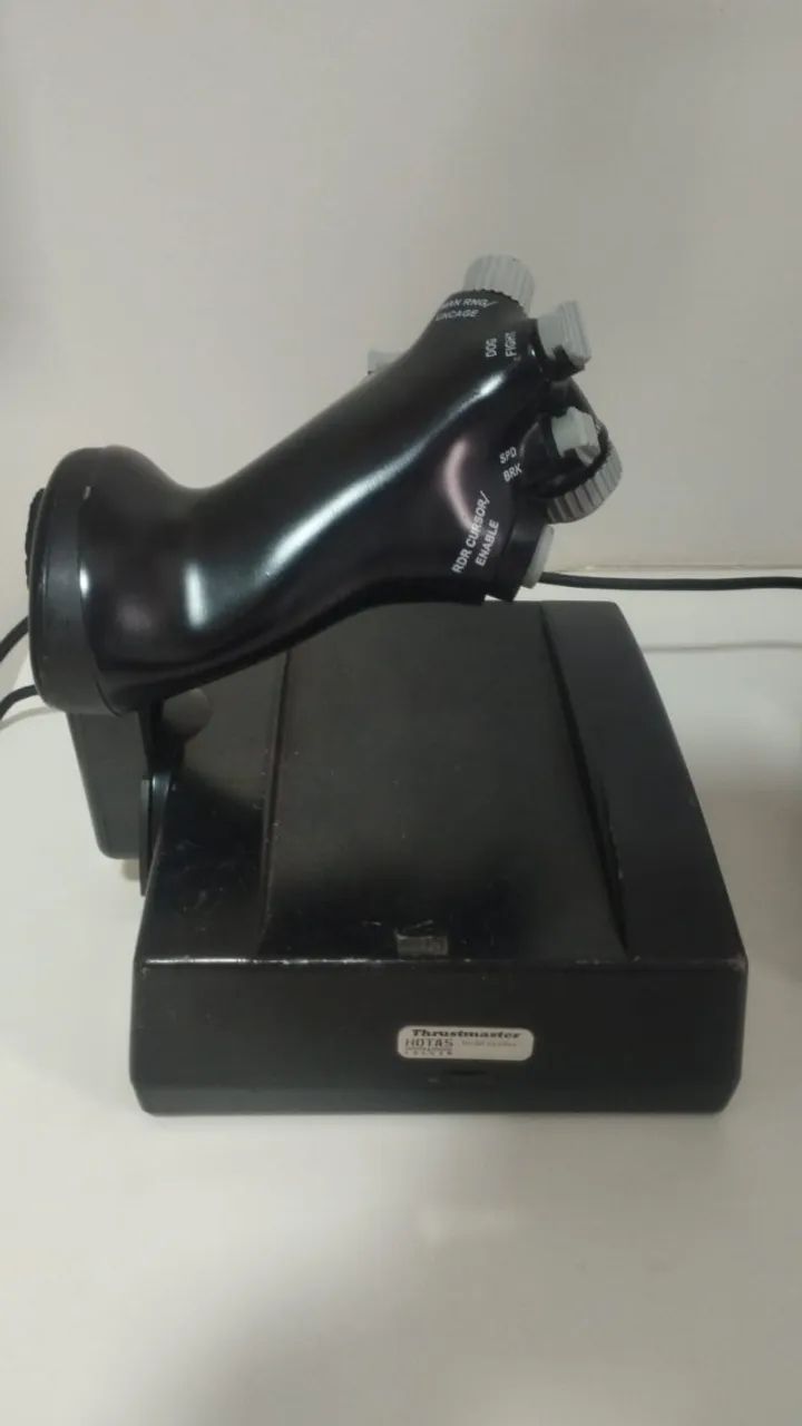 Thrustmaster HOTAS Cougar - Joystick + Throttle F-16 - Raro - Foto 3