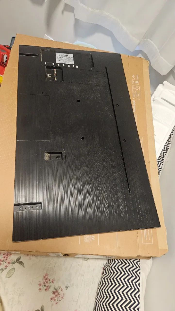 SMART TV SAMSUMG 4 K DE 43 POLEGADAS COM DEFEITO - Foto 2