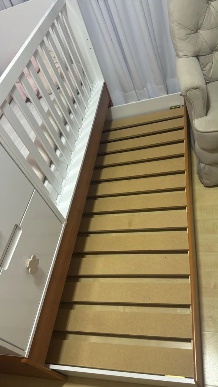 Berço Multifuncional com Cômoda + Colchão - Excelente Estado - R$ 1.200,00 - Foto 3