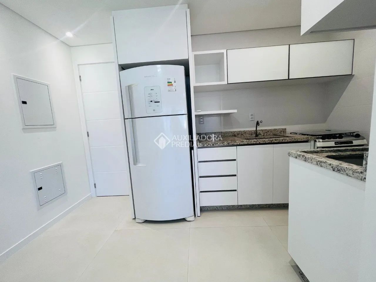 Studio Mobiliado com sacada e vaga no Estreito/Florianopolis - Foto 5