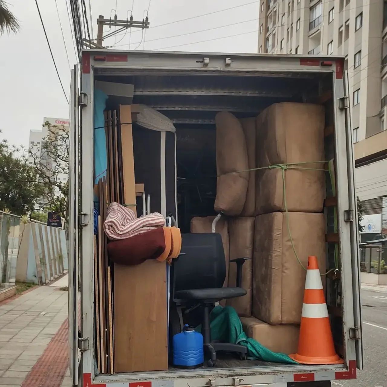 FRETES, E PEQUENAS MUDANÇAS  - Foto 5