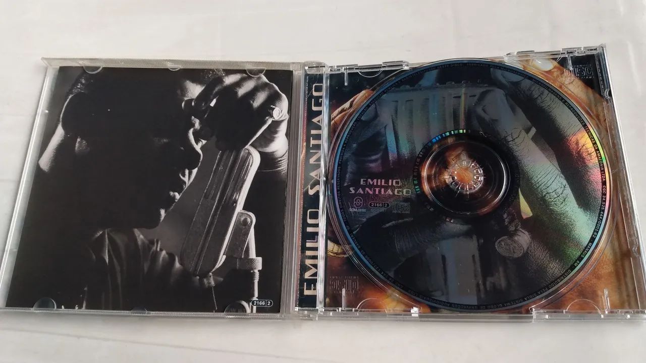 CD original Emílio Santiago ótimo estado.  - Foto 2