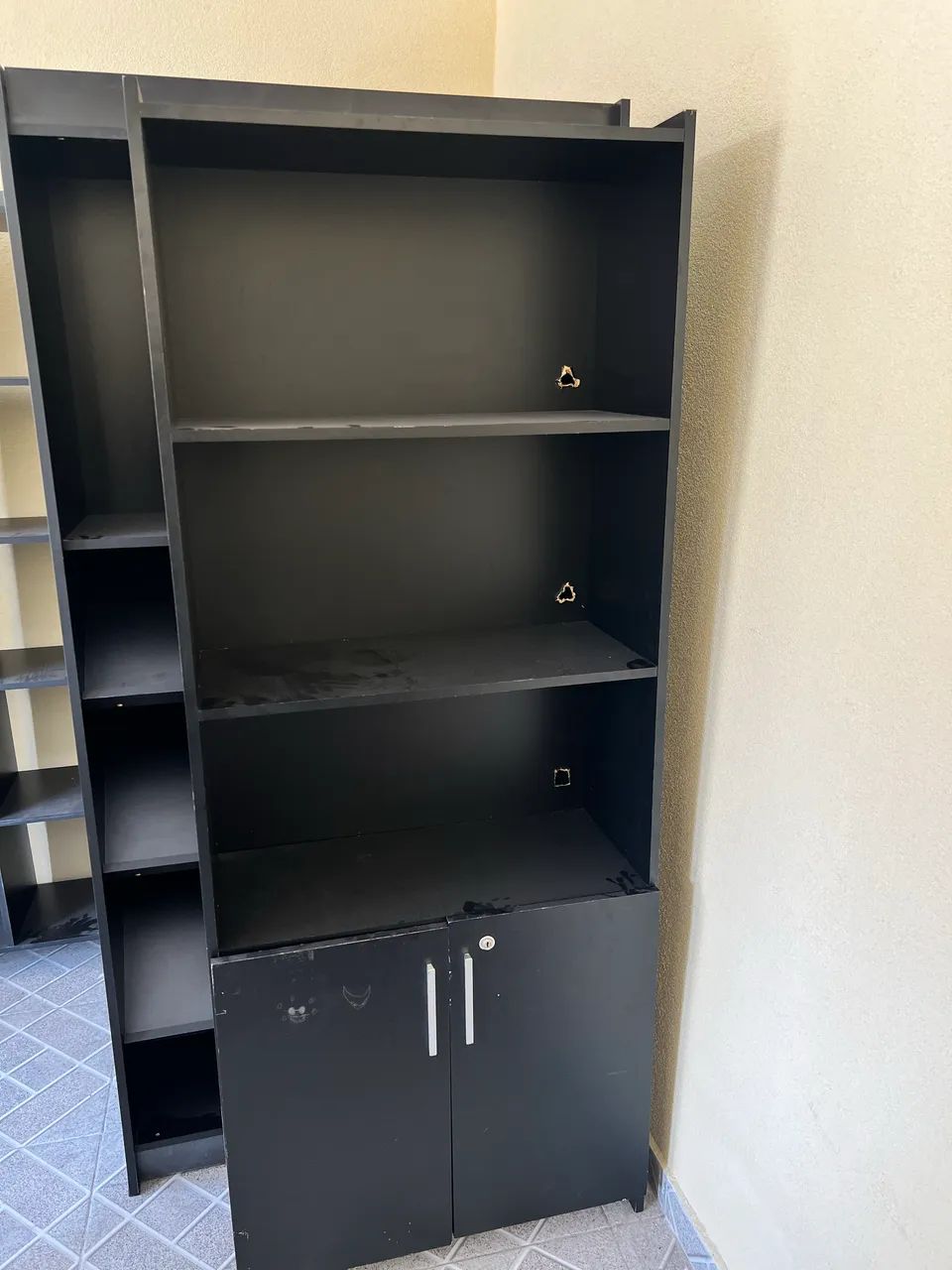 Armario estante com portas + caixa de loja