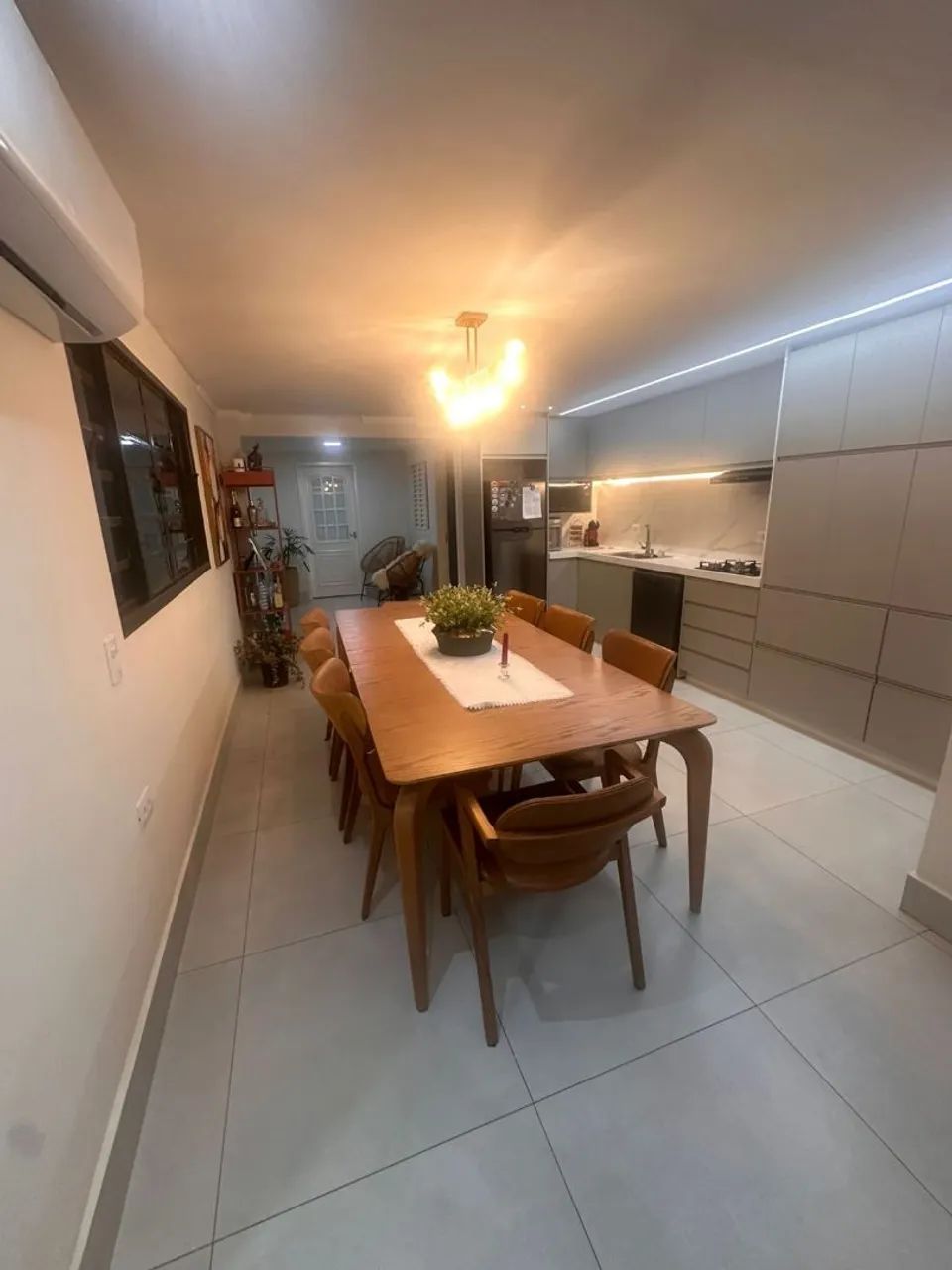 VENDO SOBRADO MODERNO 4 QUARTOS, 2 SUITES - Bairro Nobre - Foto 3