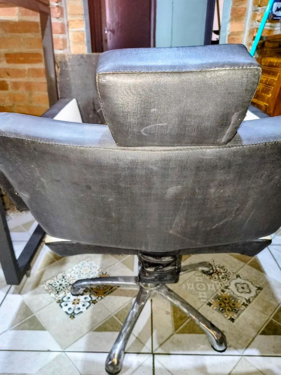 Cadeira de Salão Terra Santa  - Foto 2