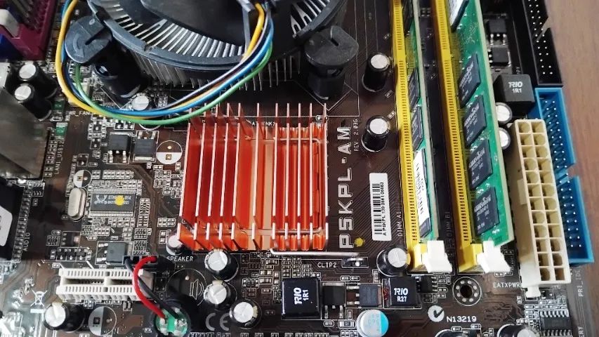 kit placa mae asus p5kpl-am core2duo E7300 e 4gb de ram ddr2 - Foto 2