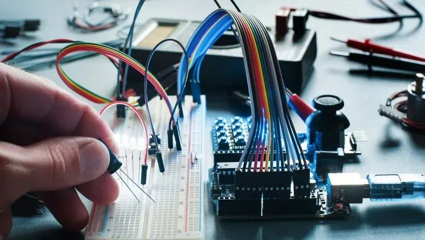 Loja de Componentes Eletrônicos à Venda 